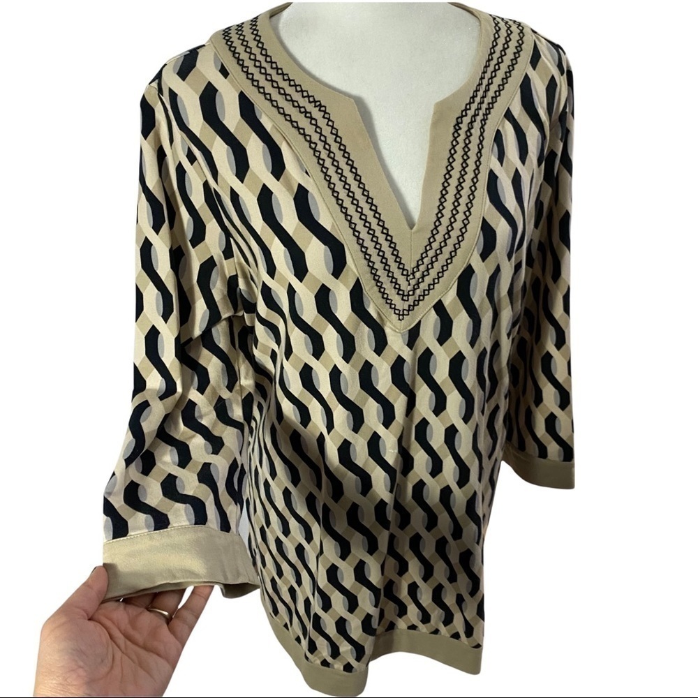 C Wonder V-Neck Patterned Tunic Top - image 5